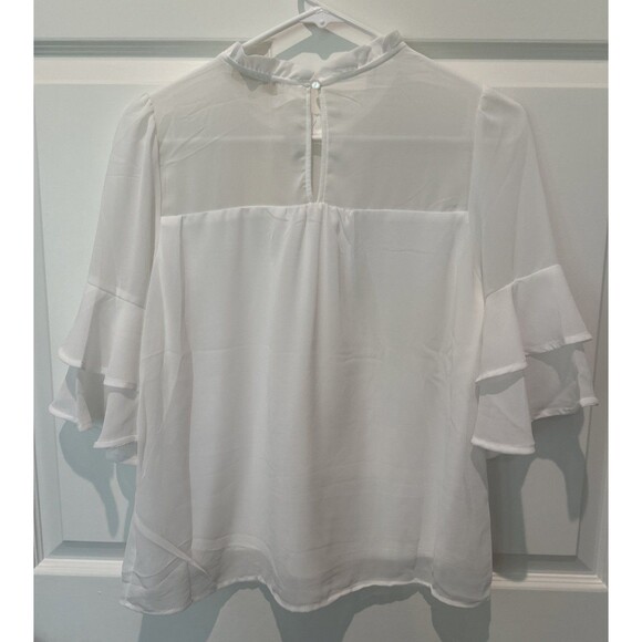 Monteau Los Angeles White 3/4 Sleeve Ruffle Blouse Keyhole Neckline Size Small - Picture 5 of 6